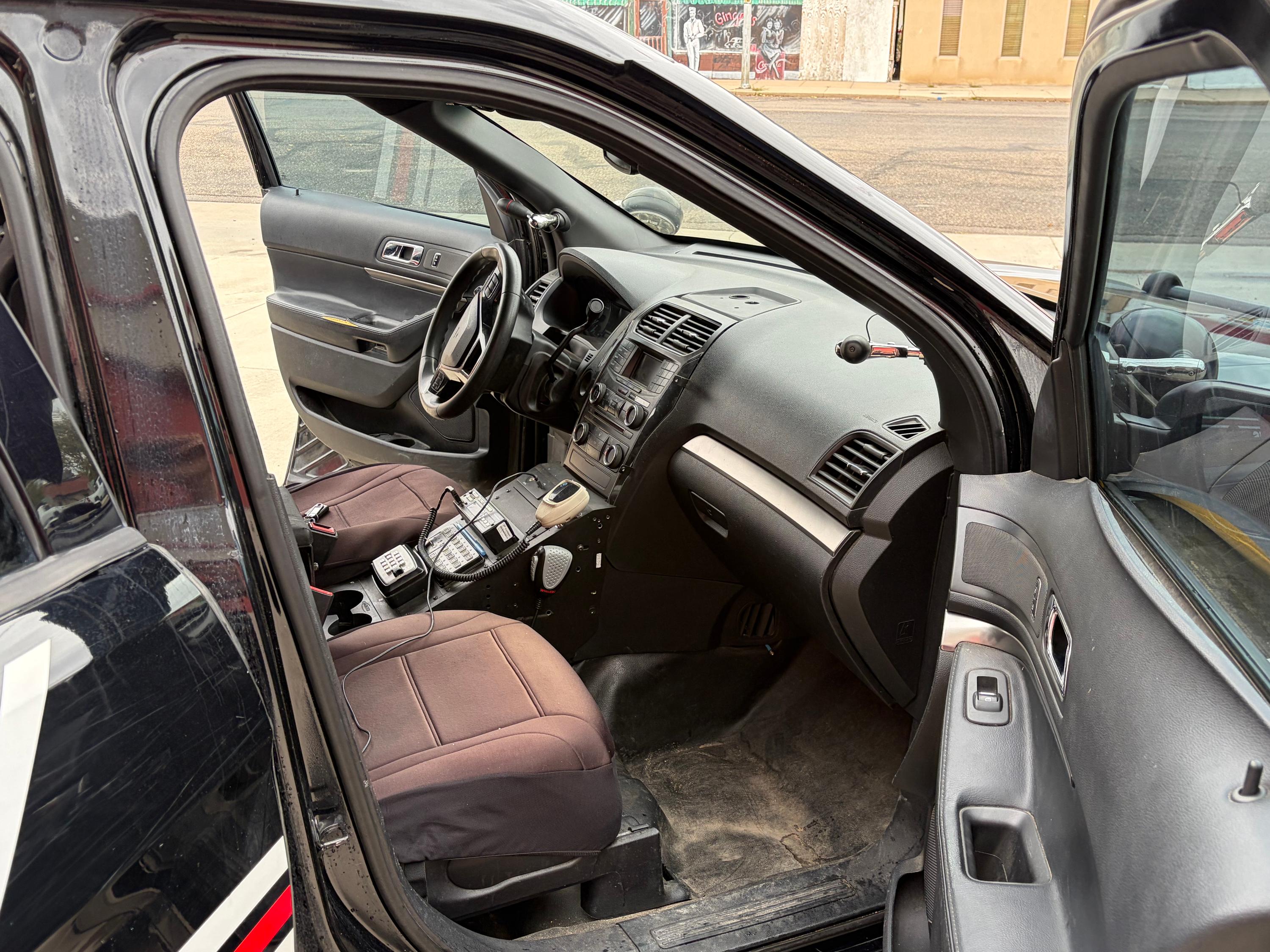 2016 Ford Explorer Interceptor 4x4 Command Unit - image 8