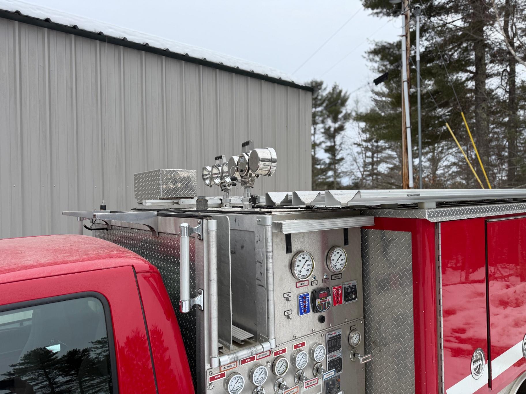 2006 E-One Ford Mini Pumper - image 8