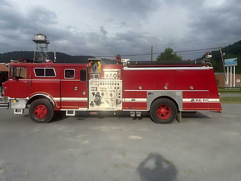 1992 Mack Pumper — photo 3