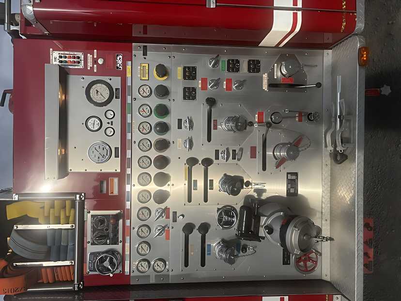 1992 Mack Pumper — photo 7