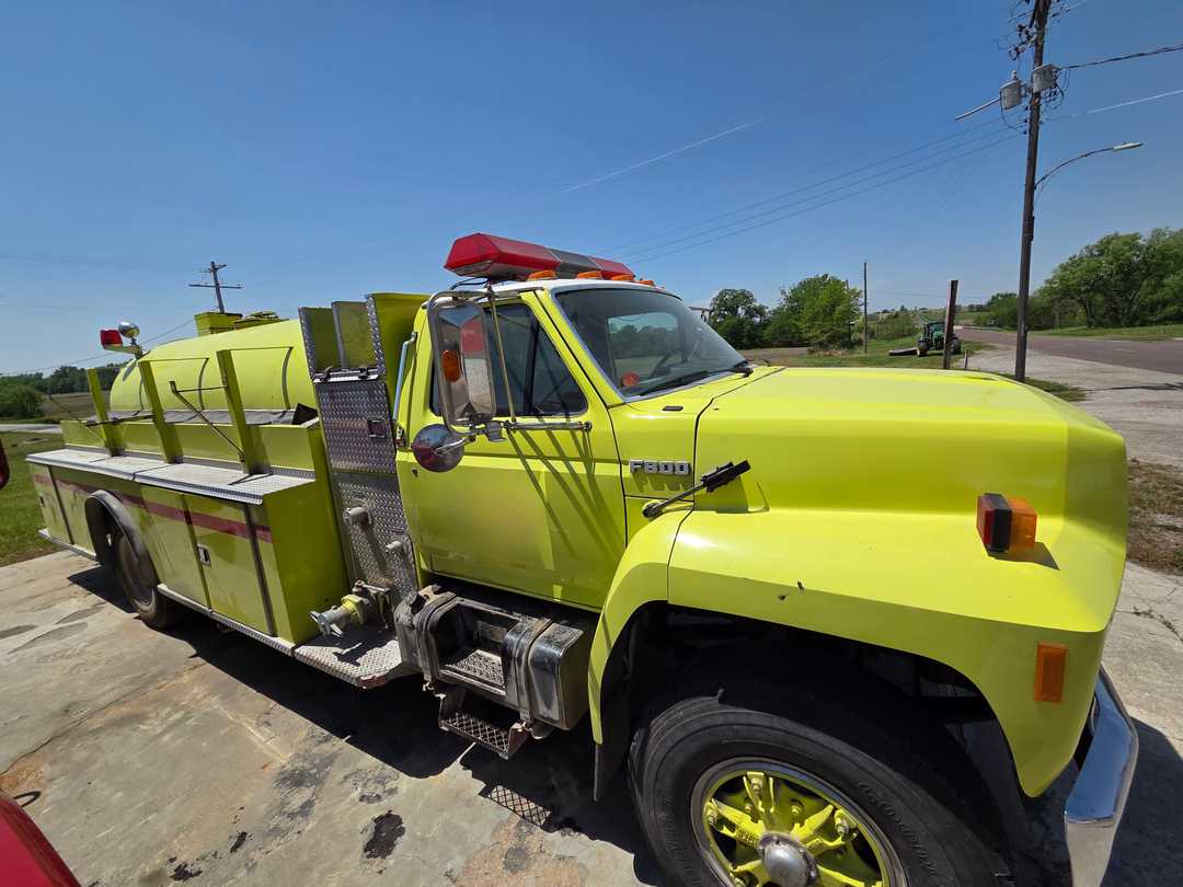 1989 Ford F800 Tanker