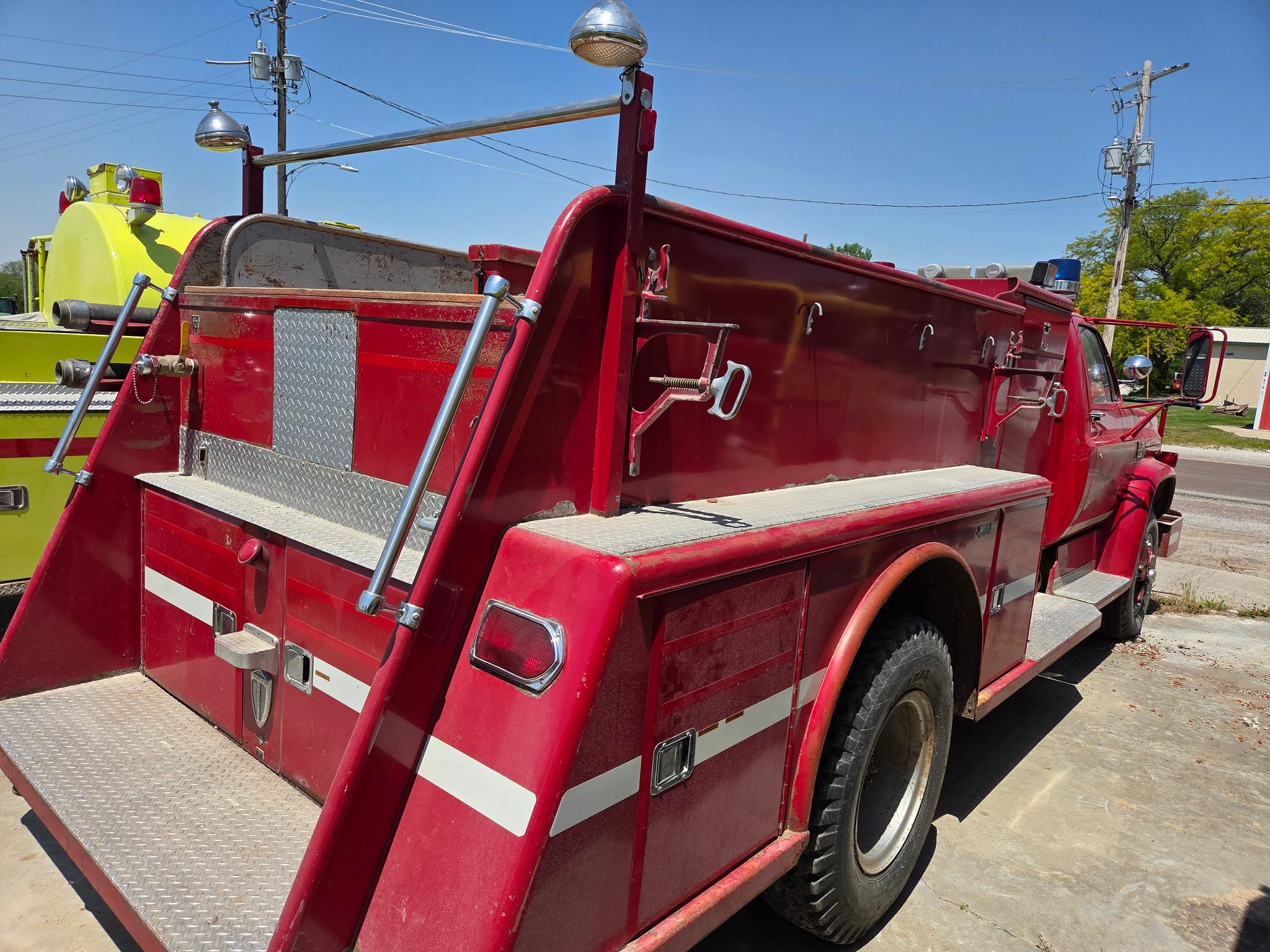 1973 Chevrolet C65 Pumper Tanker - image 2