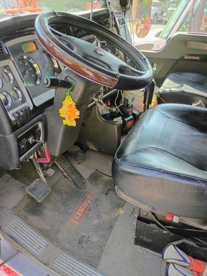 2020 Kenworth W900 — photo 6