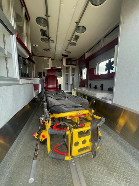2002 Ford 4x4 Type I Ambulance - image 21