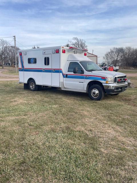 2002 Ford 4x4 Type I Ambulance - image 4