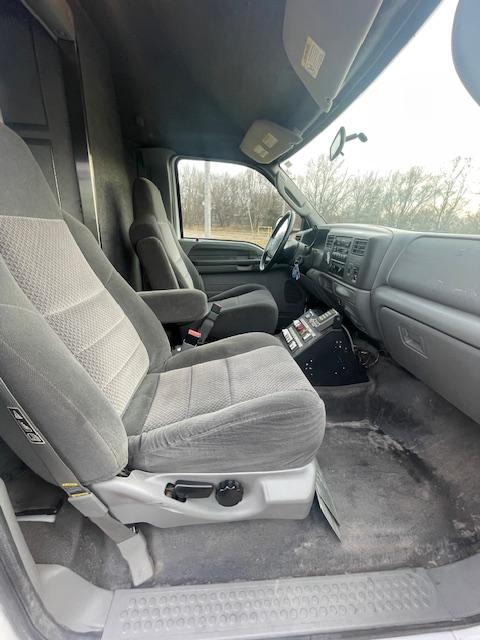 2002 Ford 4x4 Type I Ambulance - image 12
