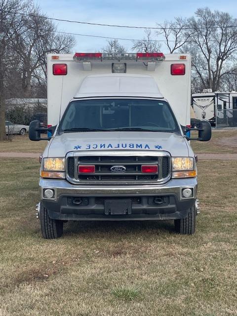 2002 Ford 4x4 Type I Ambulance - image 5