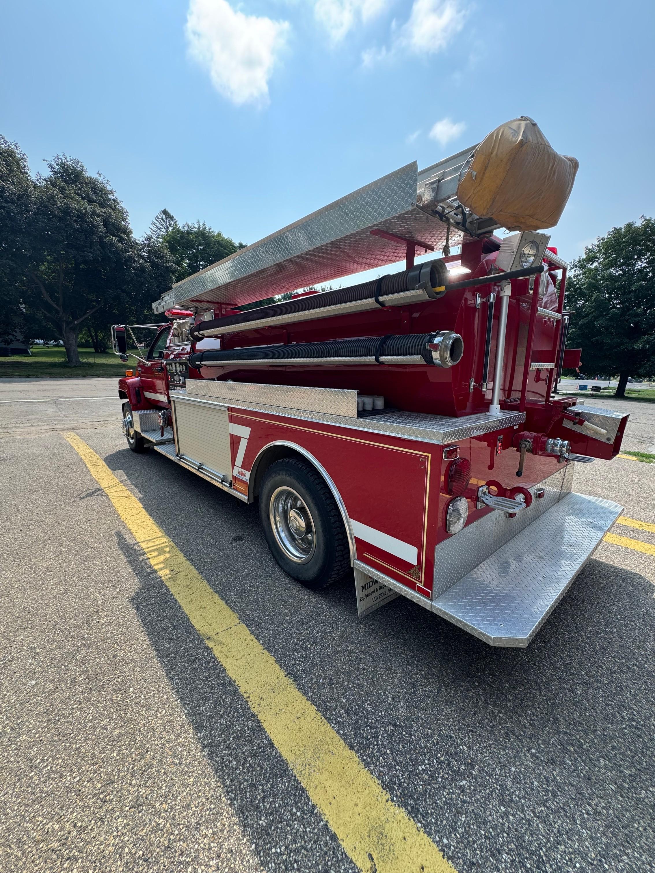 1995 MidWest GMC Pumper Tanker - image 7