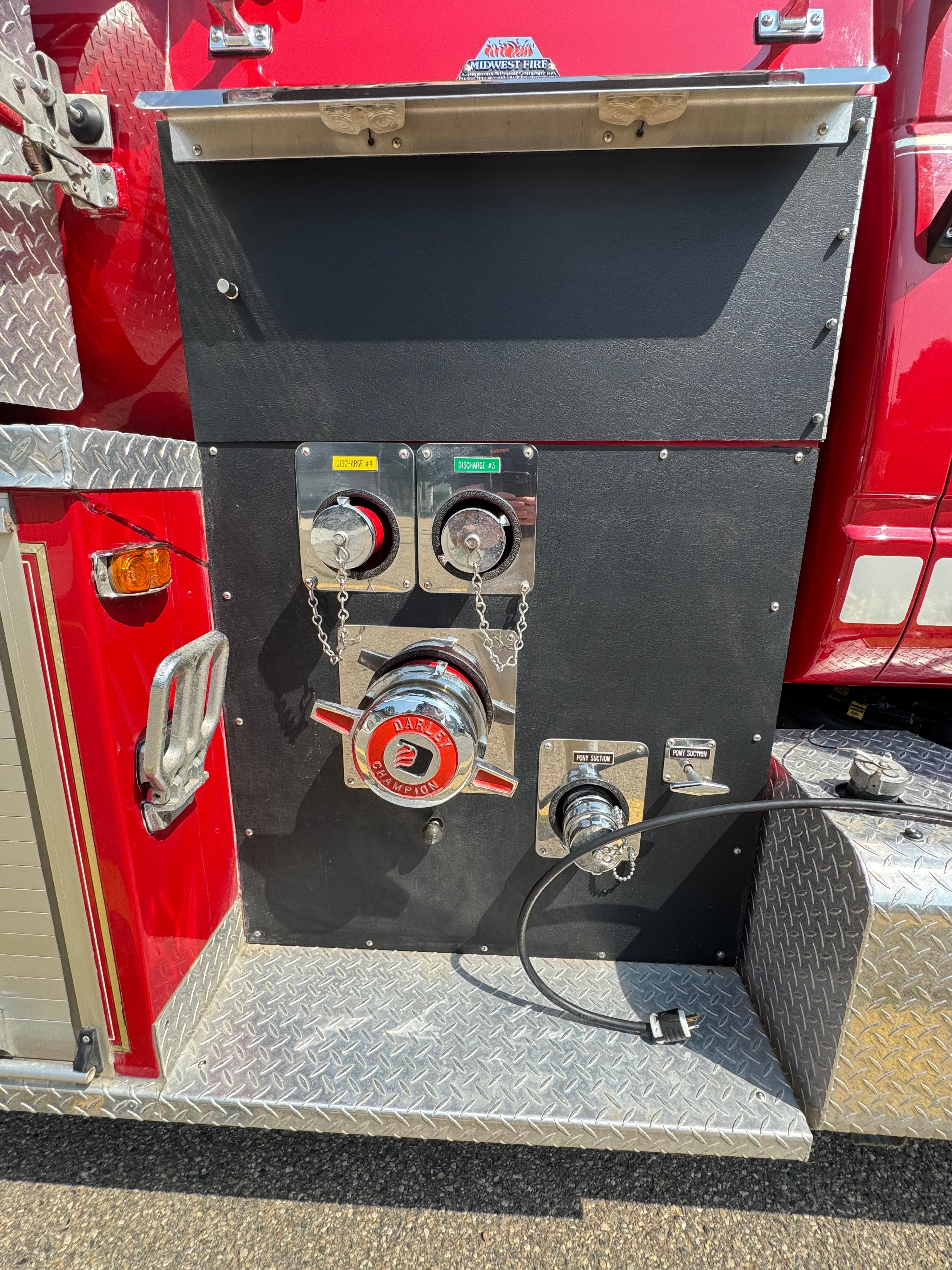 1995 MidWest GMC Pumper Tanker - image 9