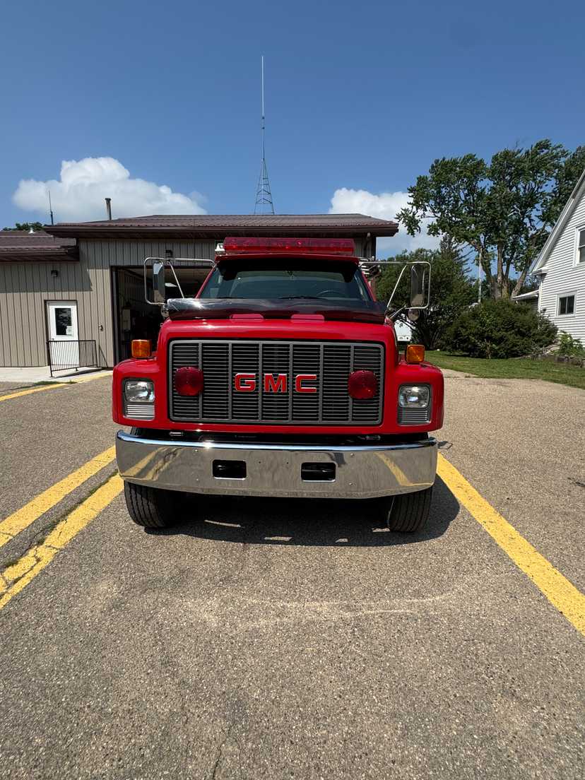 1995 MidWest GMC Pumper Tanker — photo 2