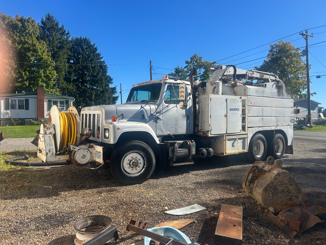 1989 International Aquatech Hydrovac
