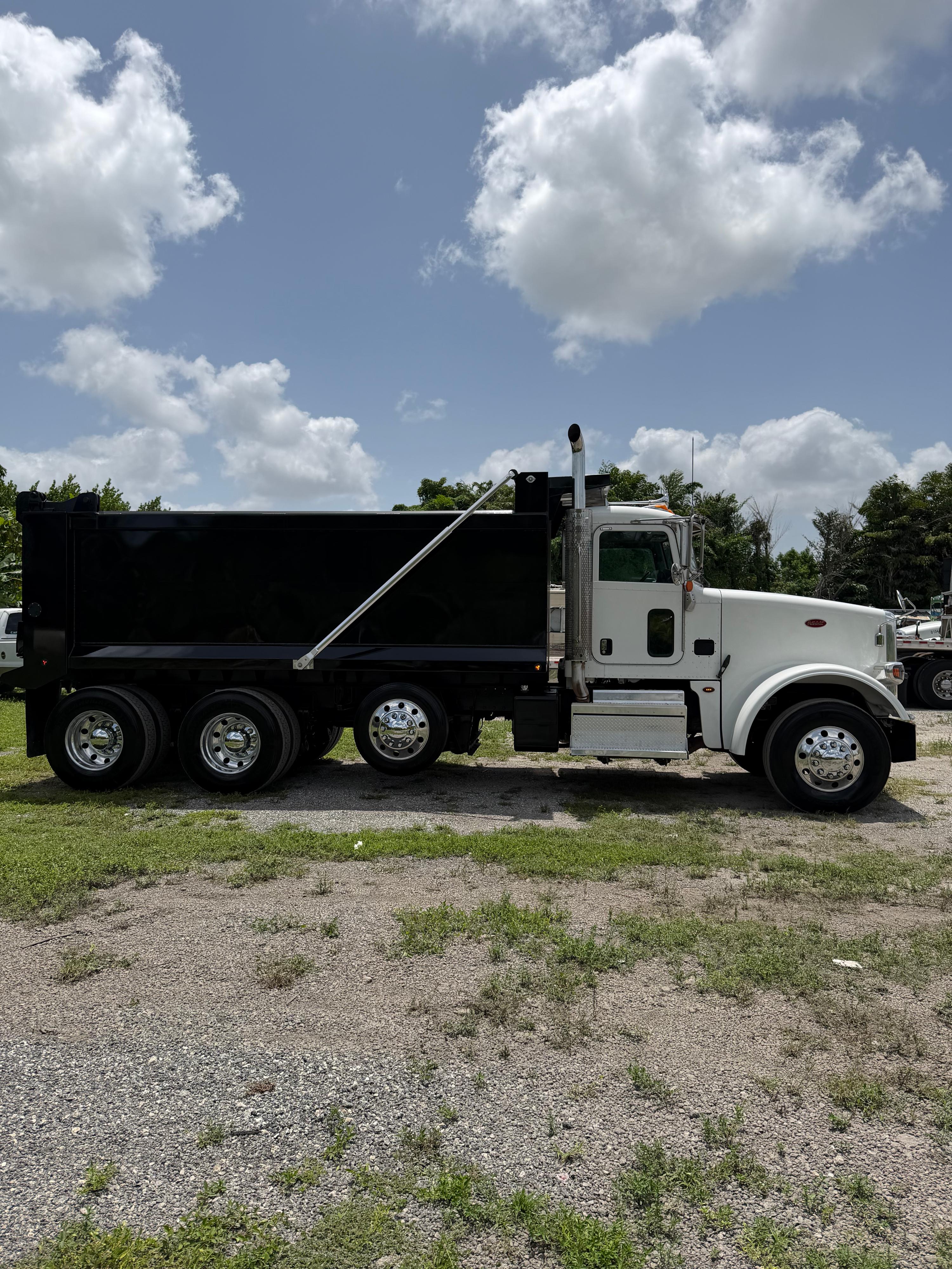 2019 Peterbilt 367 Dump Truck - image 9