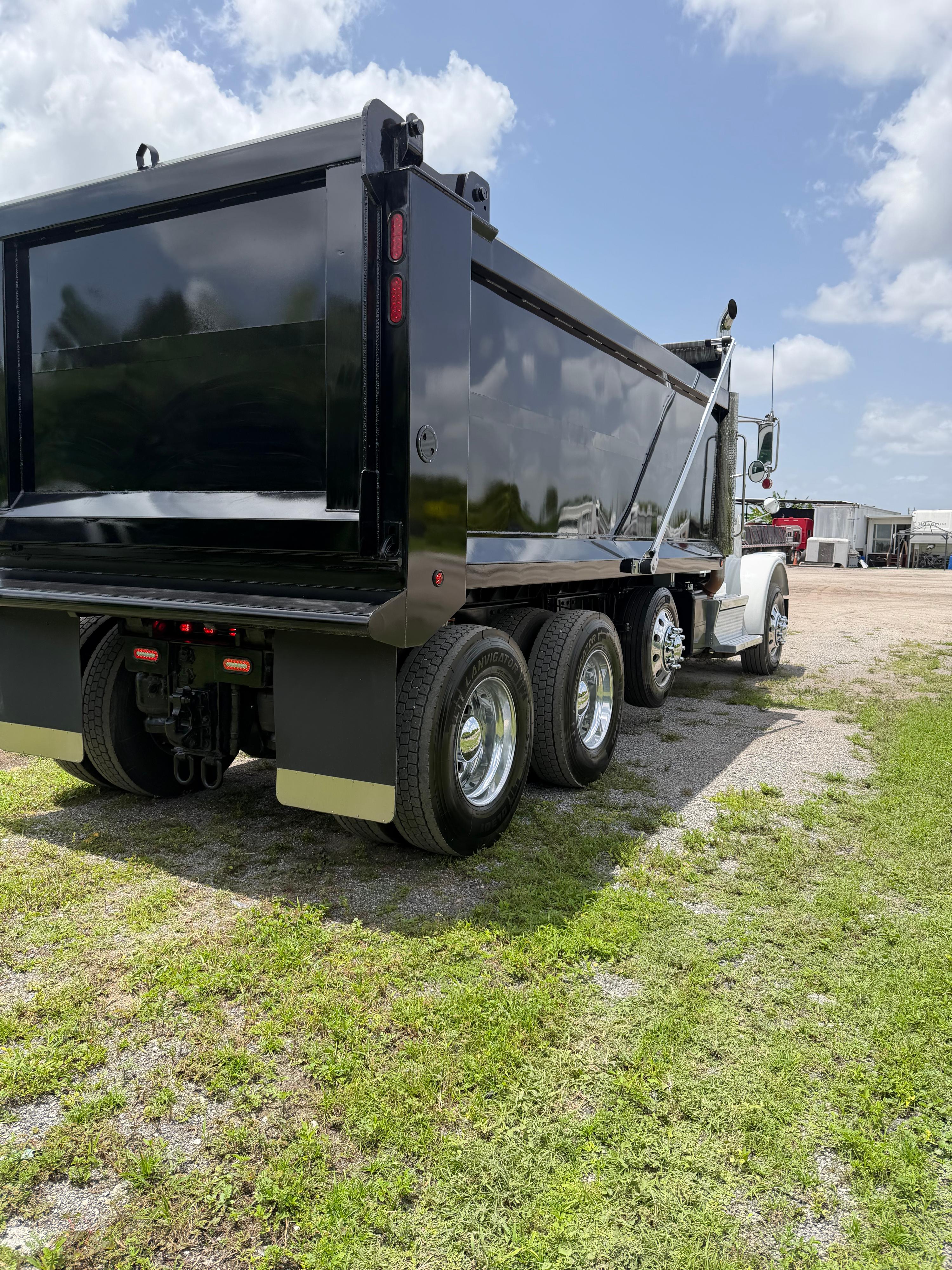 2019 Peterbilt 367 Dump Truck - image 8
