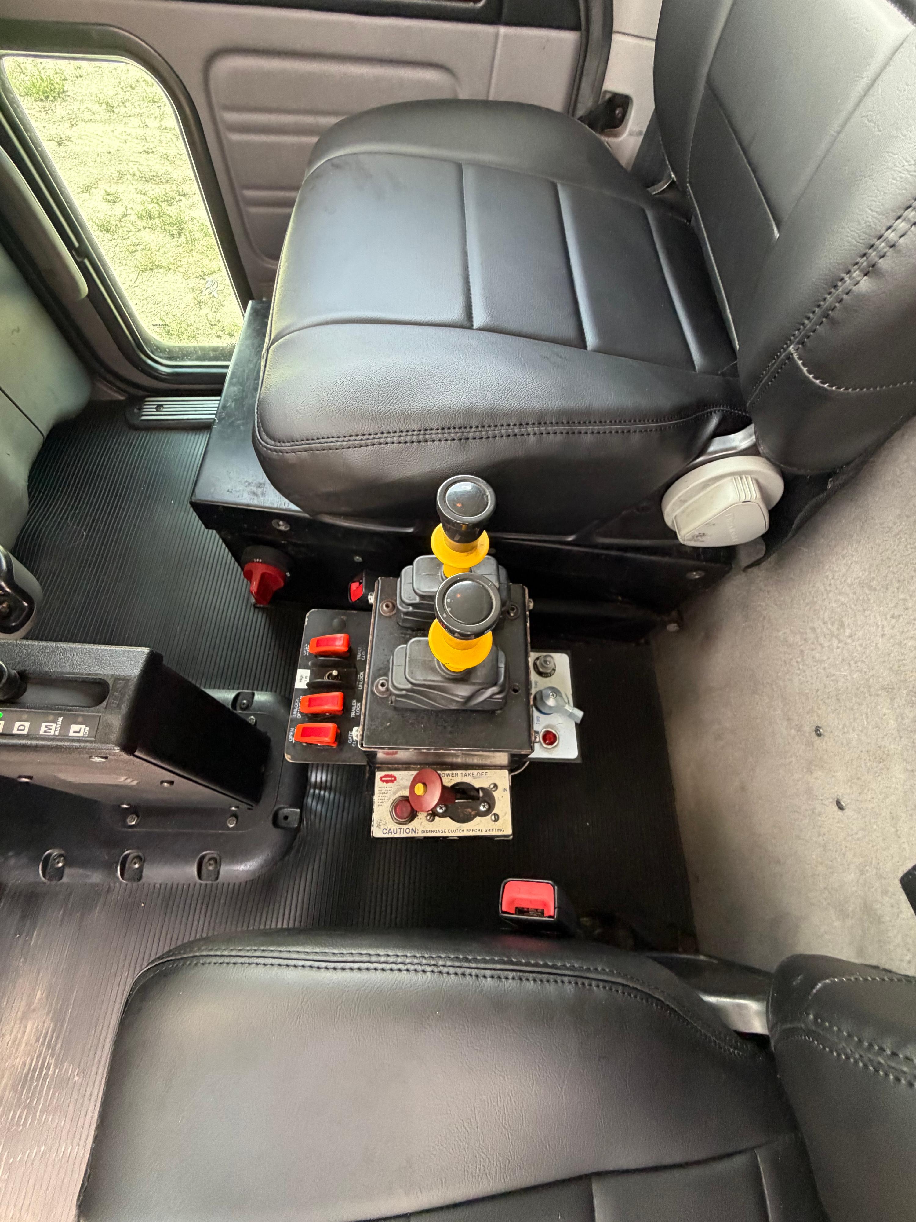 2019 Peterbilt 367 Dump Truck - image 12