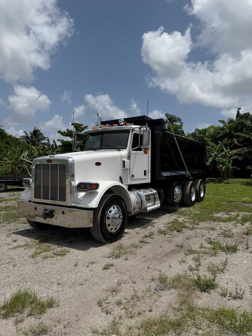 2019 Peterbilt 367 Dump Truck