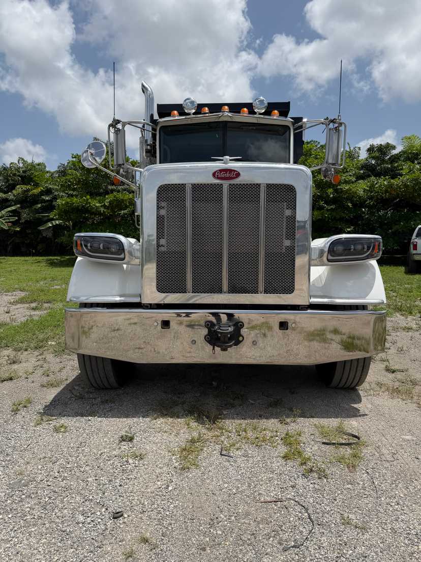 2019 Peterbilt 367 Dump Truck — photo 4