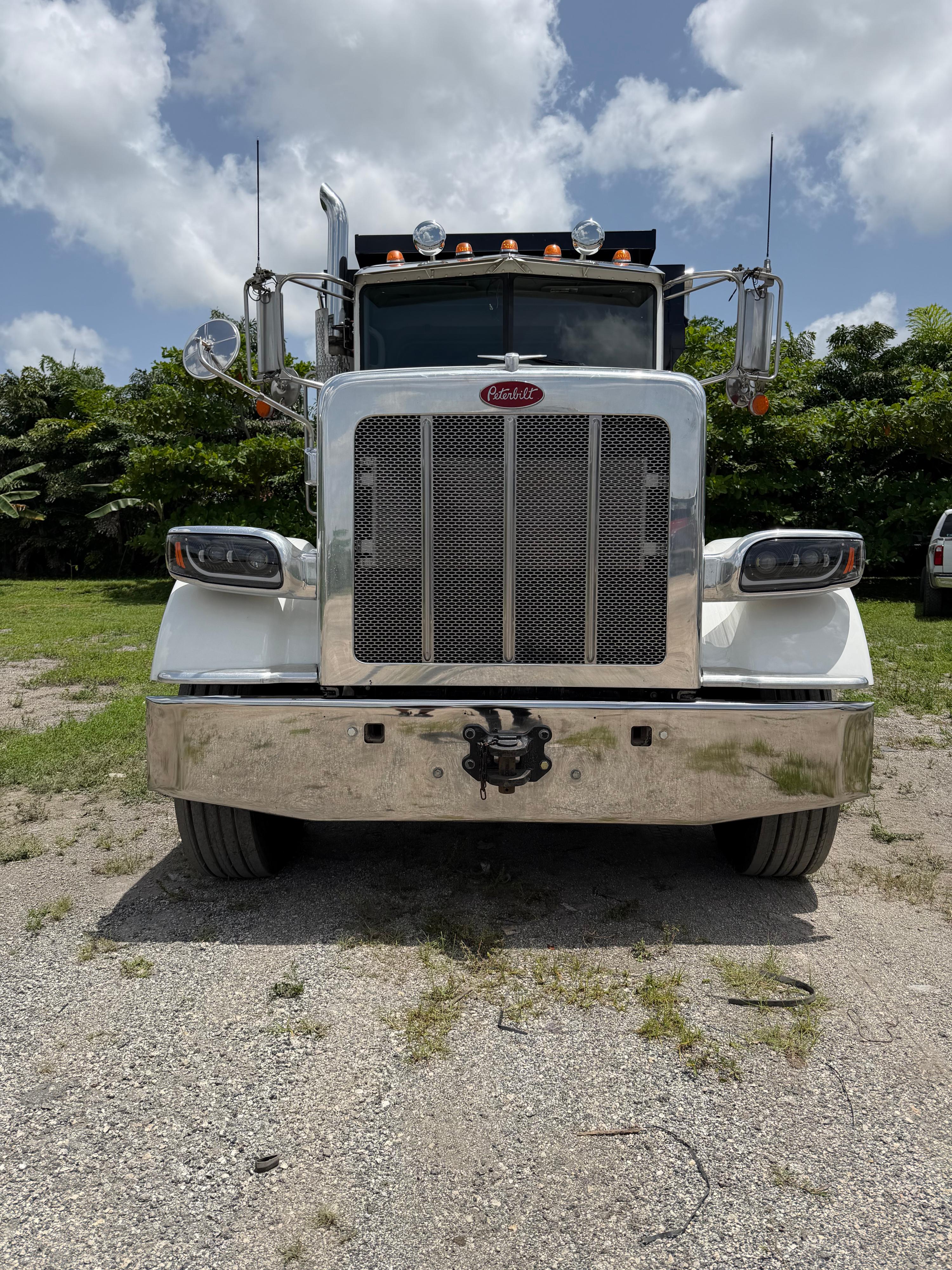2019 Peterbilt 367 Dump Truck - image 4