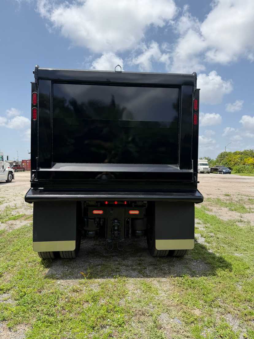 2019 Peterbilt 367 Dump Truck — photo 6