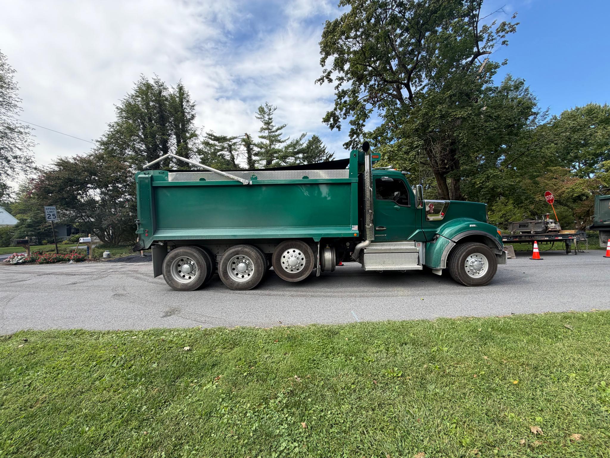 2025 Kenworth W990 Dump Truck - image 4