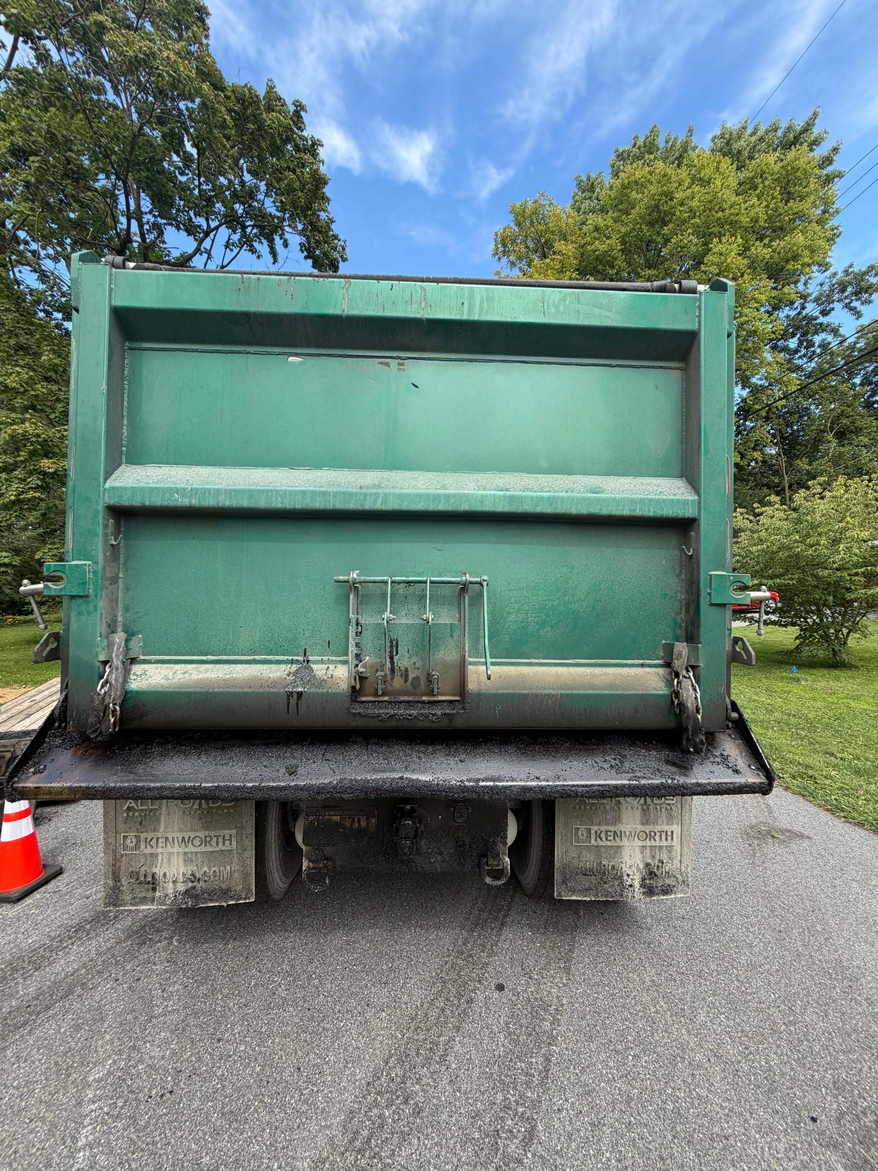 2025 Kenworth W990 Dump Truck - image 5