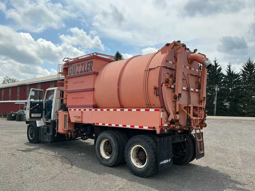 1988 Ford Guzzler Septic — photo 2