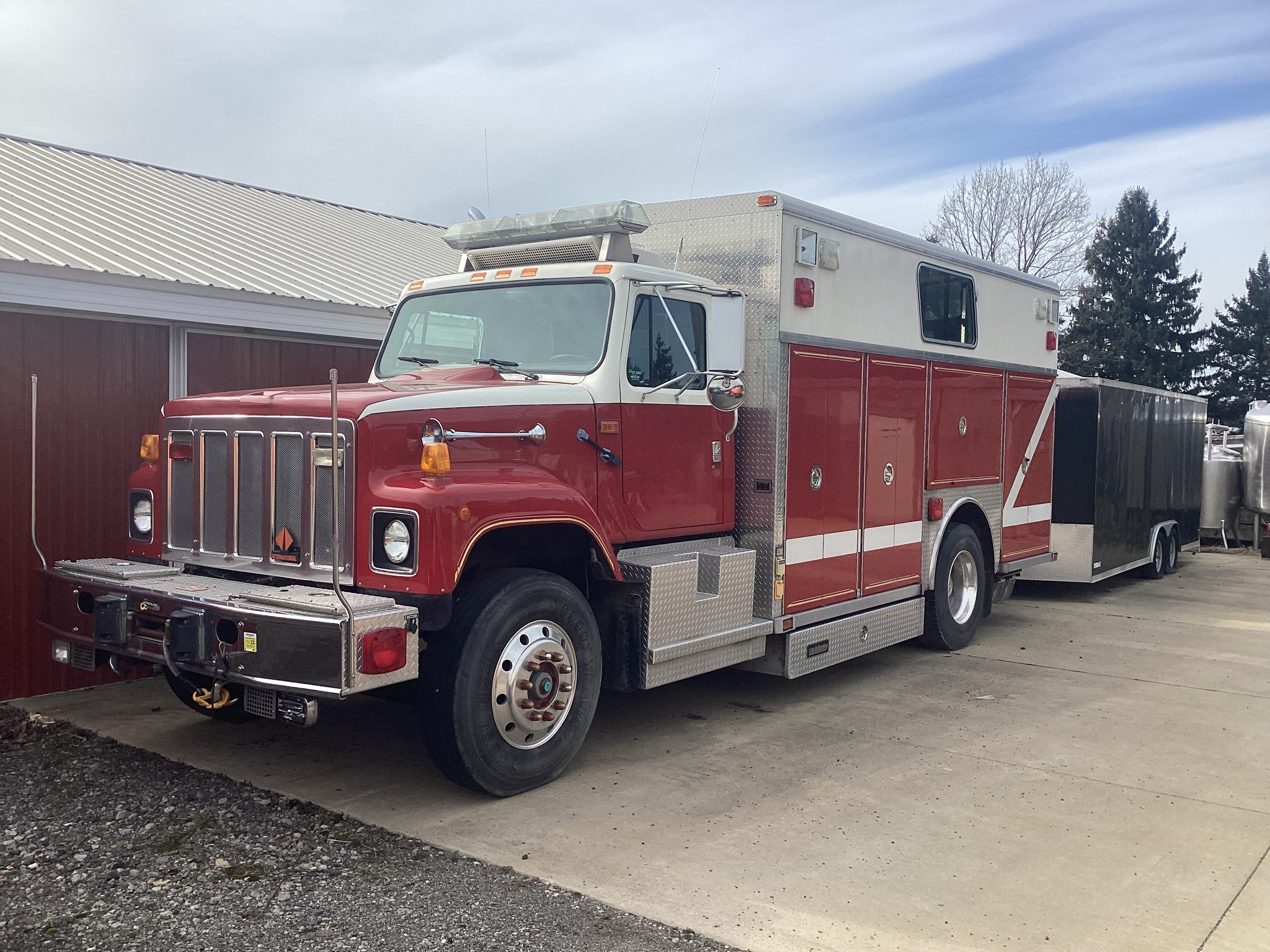 1992 Saulsbury International Heavy Rescue - image 2