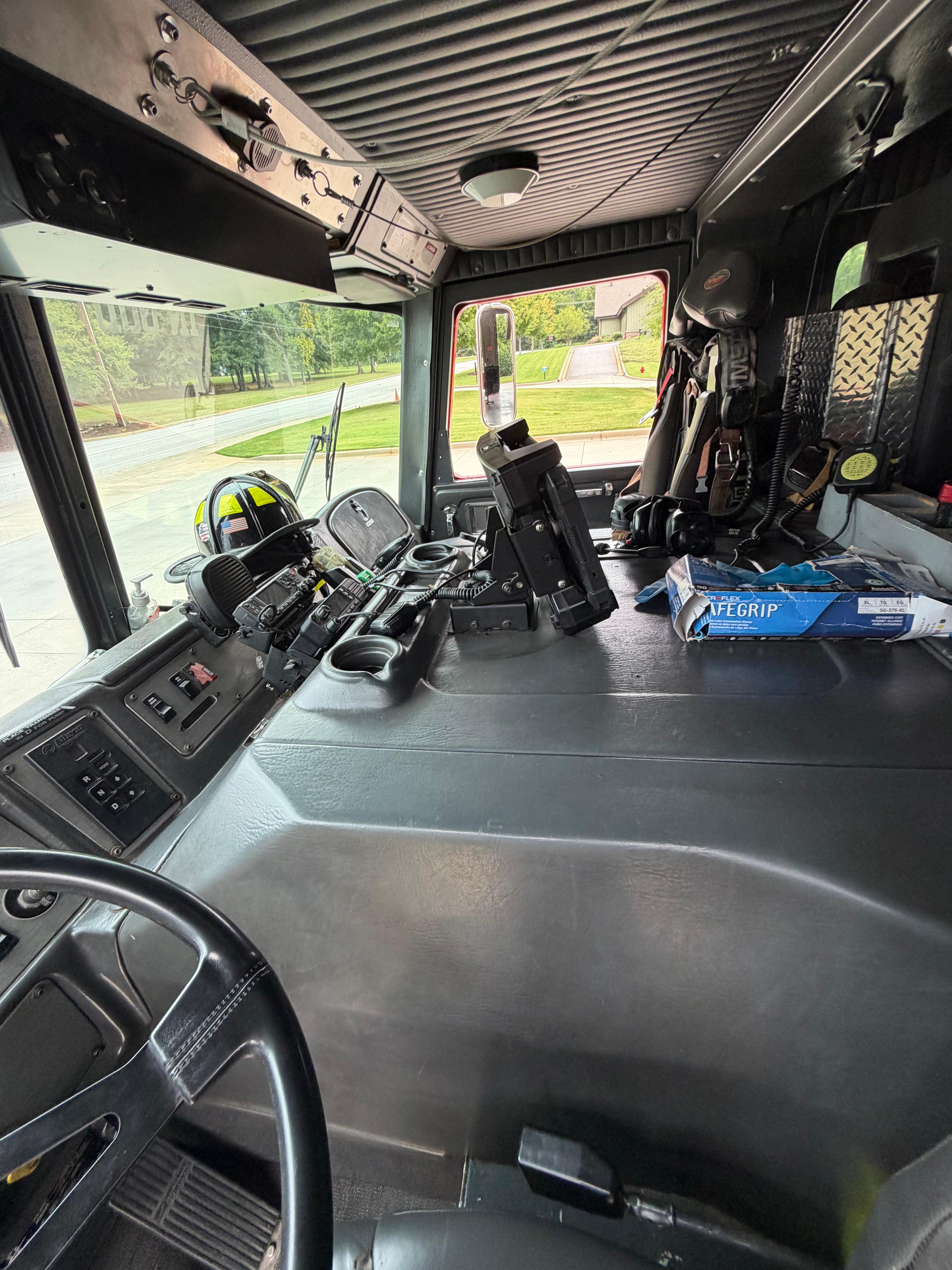 2003 KME Pumper - image 23
