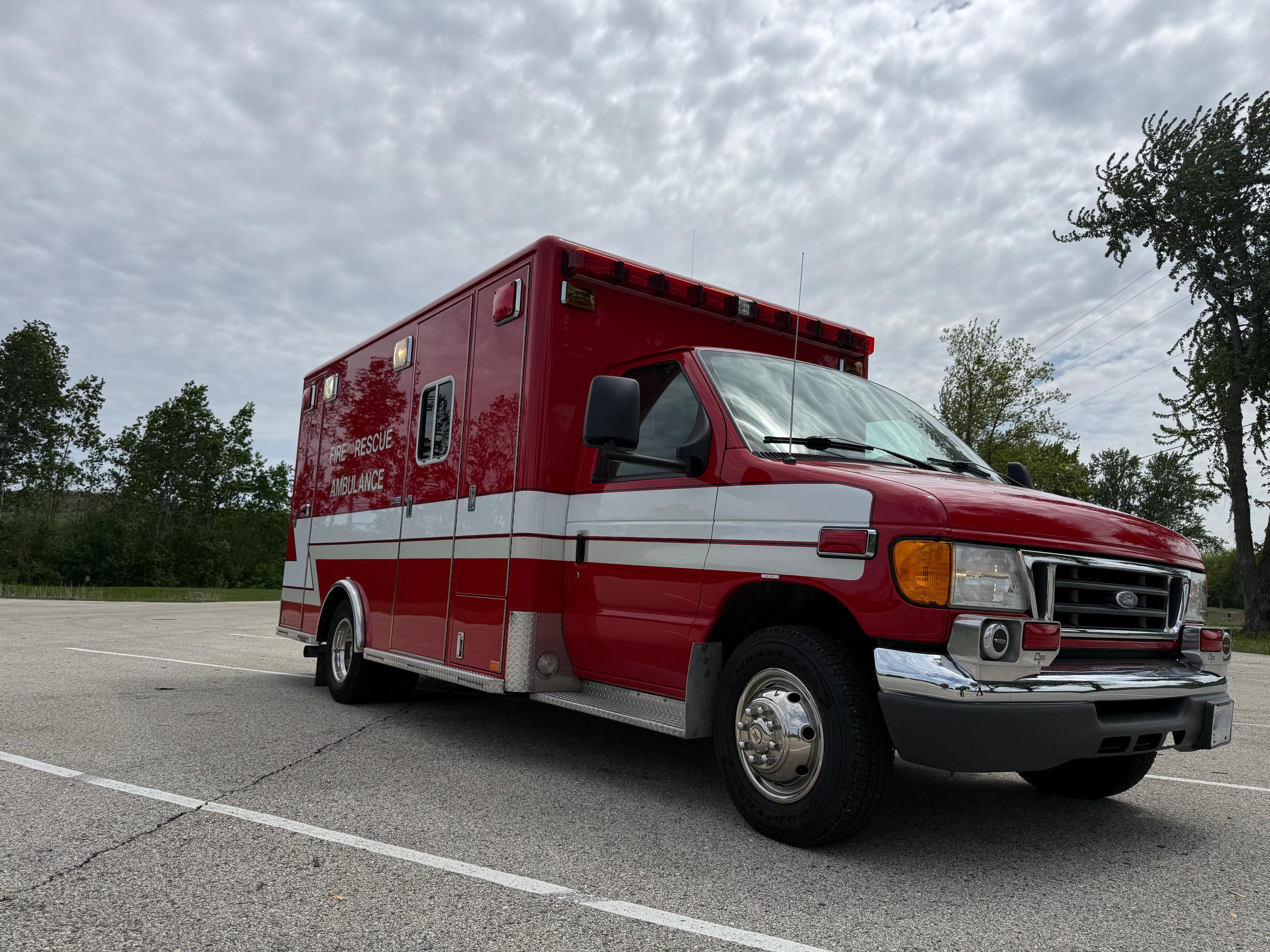 2006 Horton Ford Type III Ambulance - image 2
