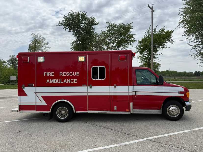 2006 Horton Ford Type III Ambulance — photo 4