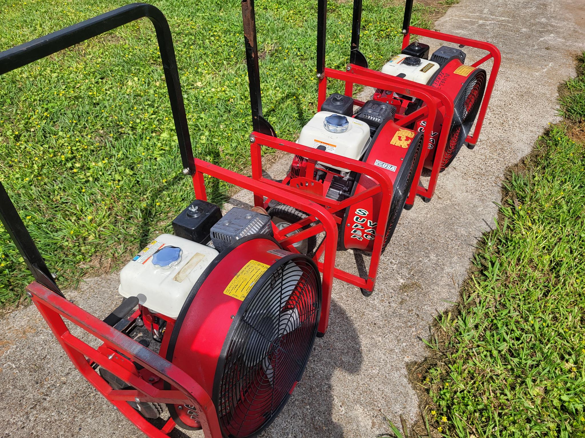 3 Super Vac 18" gas powered positive pressure fan - image 2