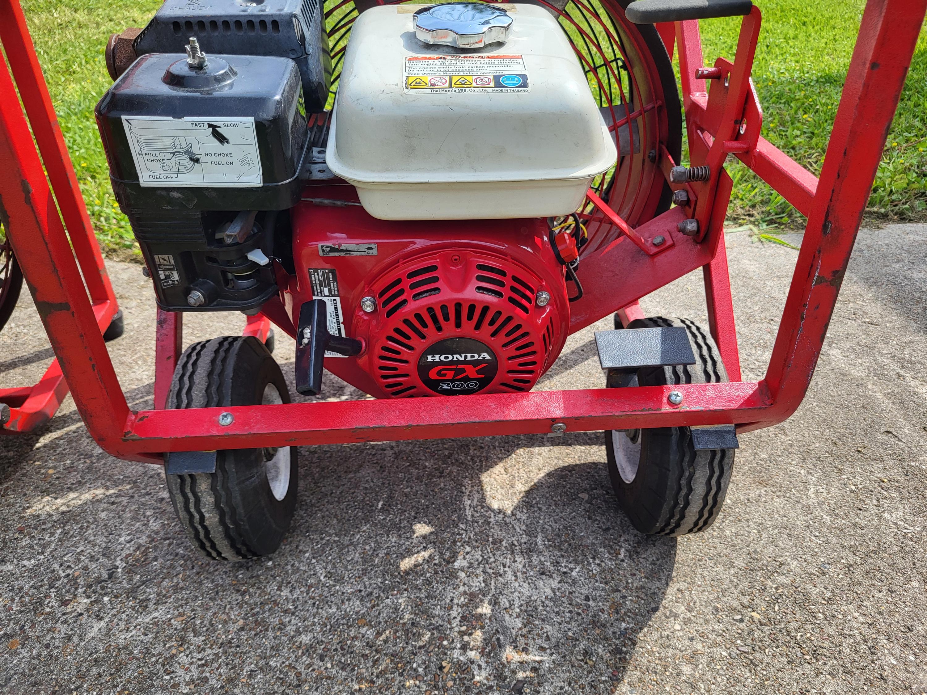 3 Super Vac 18" gas powered positive pressure fan - image 5