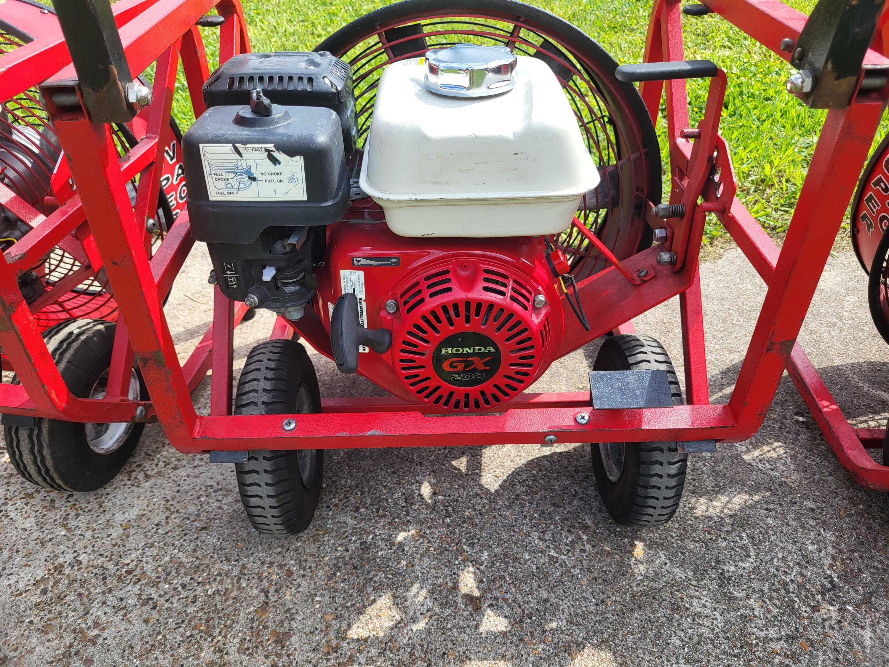 3 Super Vac 18" gas powered positive pressure fan - image 6