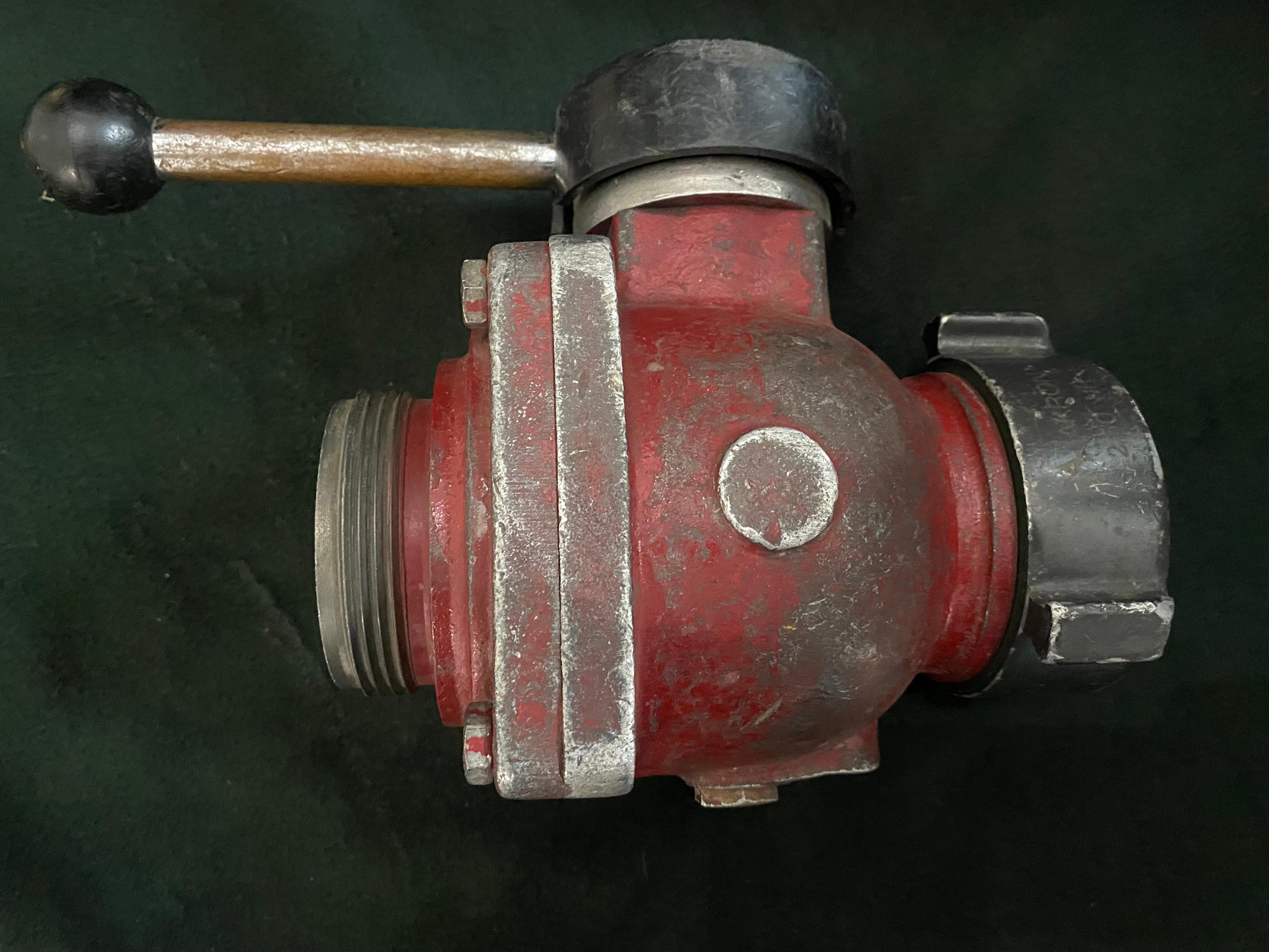 Akron 2 1/2'' Hydrant Valve Pressure Tested - image 3