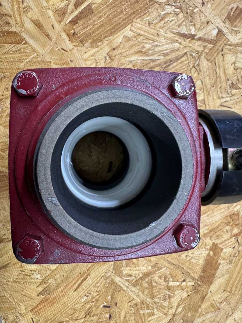 2 1/2" Akron Hydrant Ball Valve — photo 3