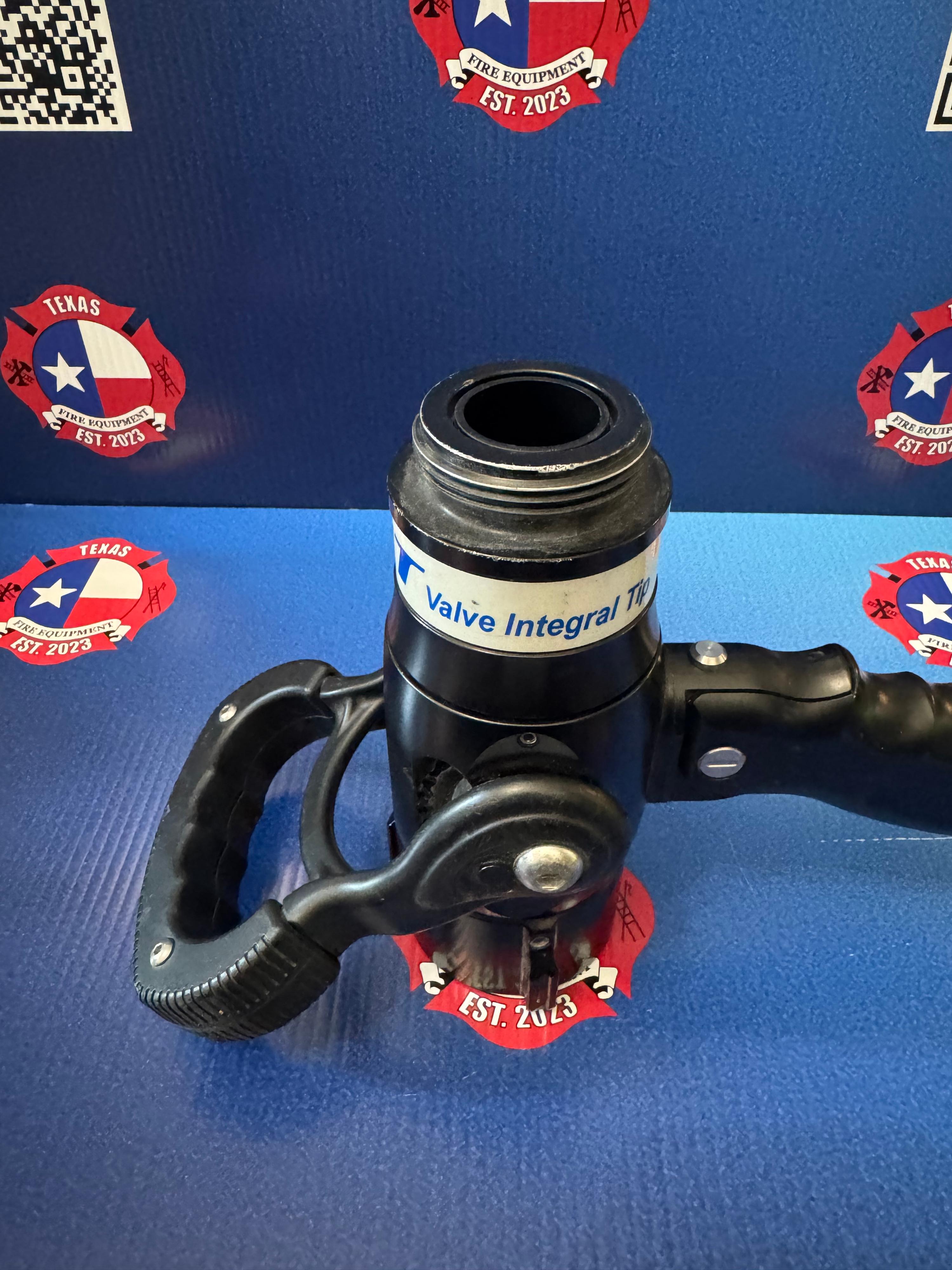 Task Force Tips G-Force 1.5” Automatic Nozzle with 1-1/8” Smooth Bore Tip and TFT VTi Shutoff Valve - image 9