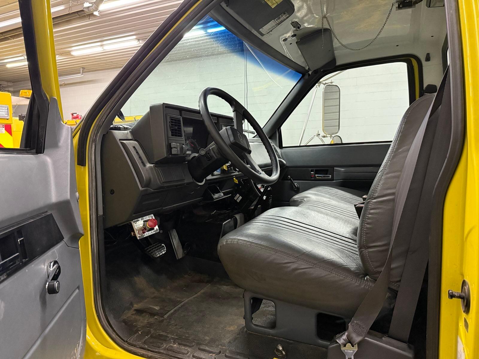 1998 Chevrolet c7500 Tanker - image 10