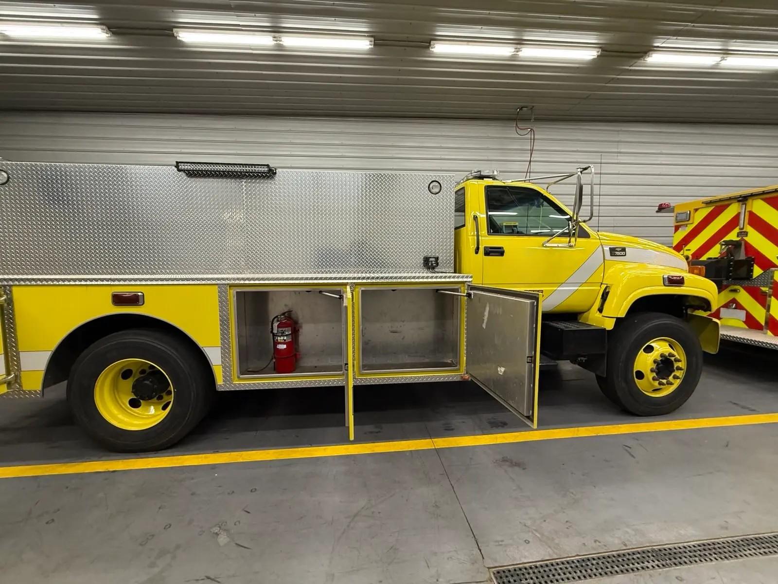 1998 Chevrolet c7500 Tanker - image 6