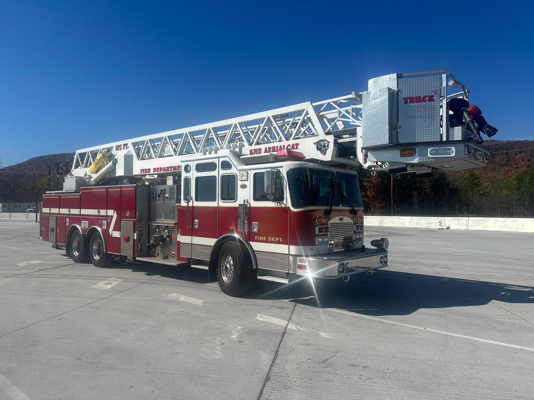 1999 KME Renegade 102' Aerialcat Tower