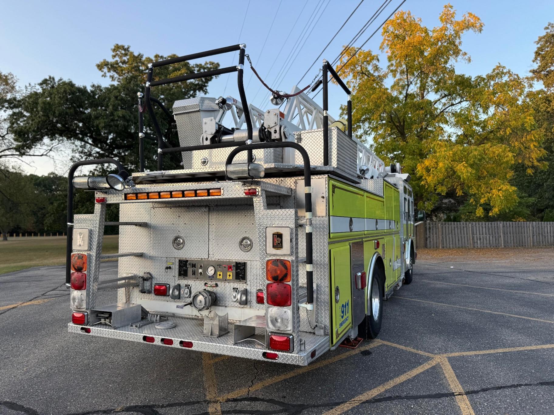 1997 KME Ladder Truck 75' Aerial - image 12