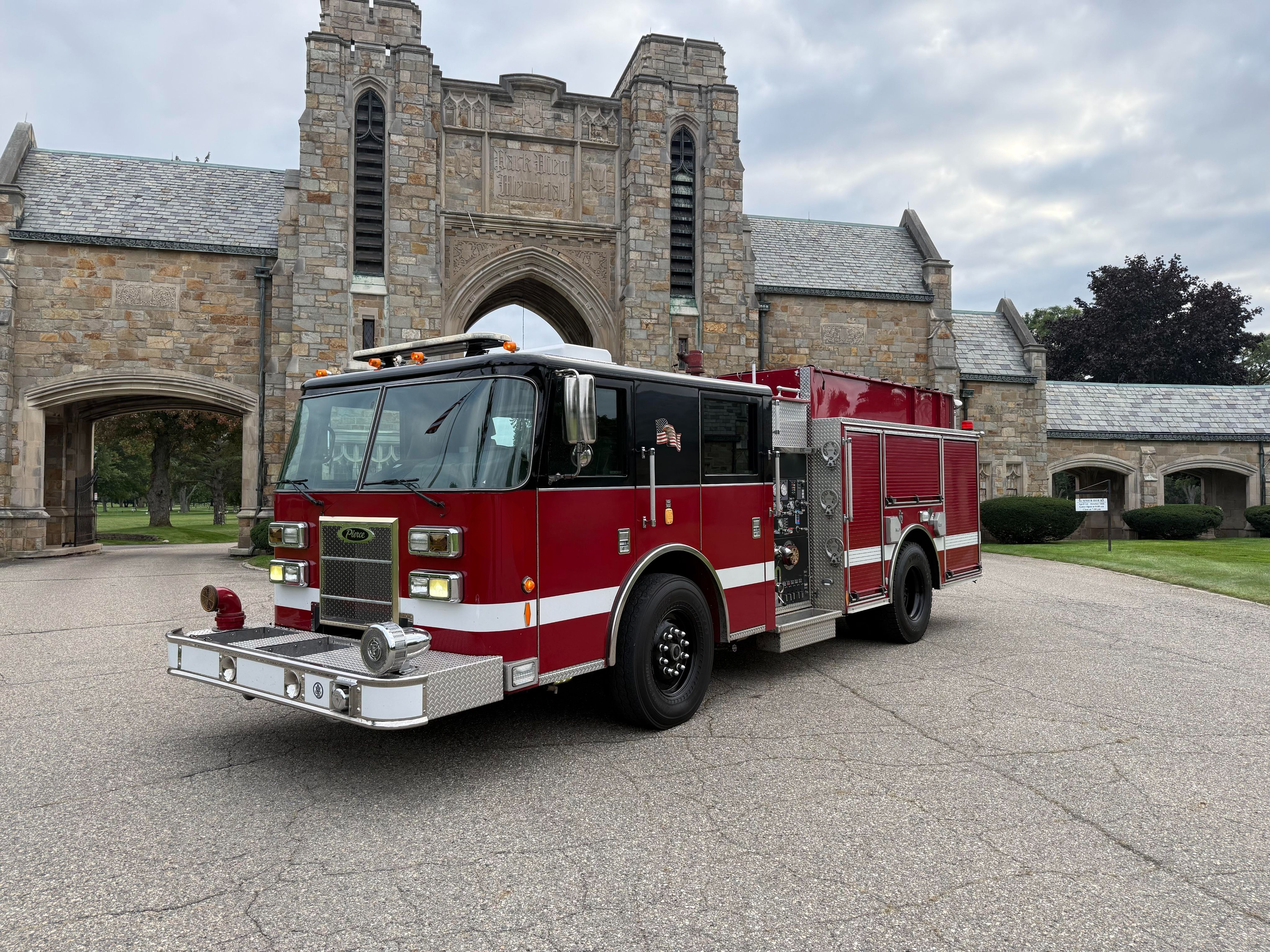 2011 Pierce Contender Pumper - image 1