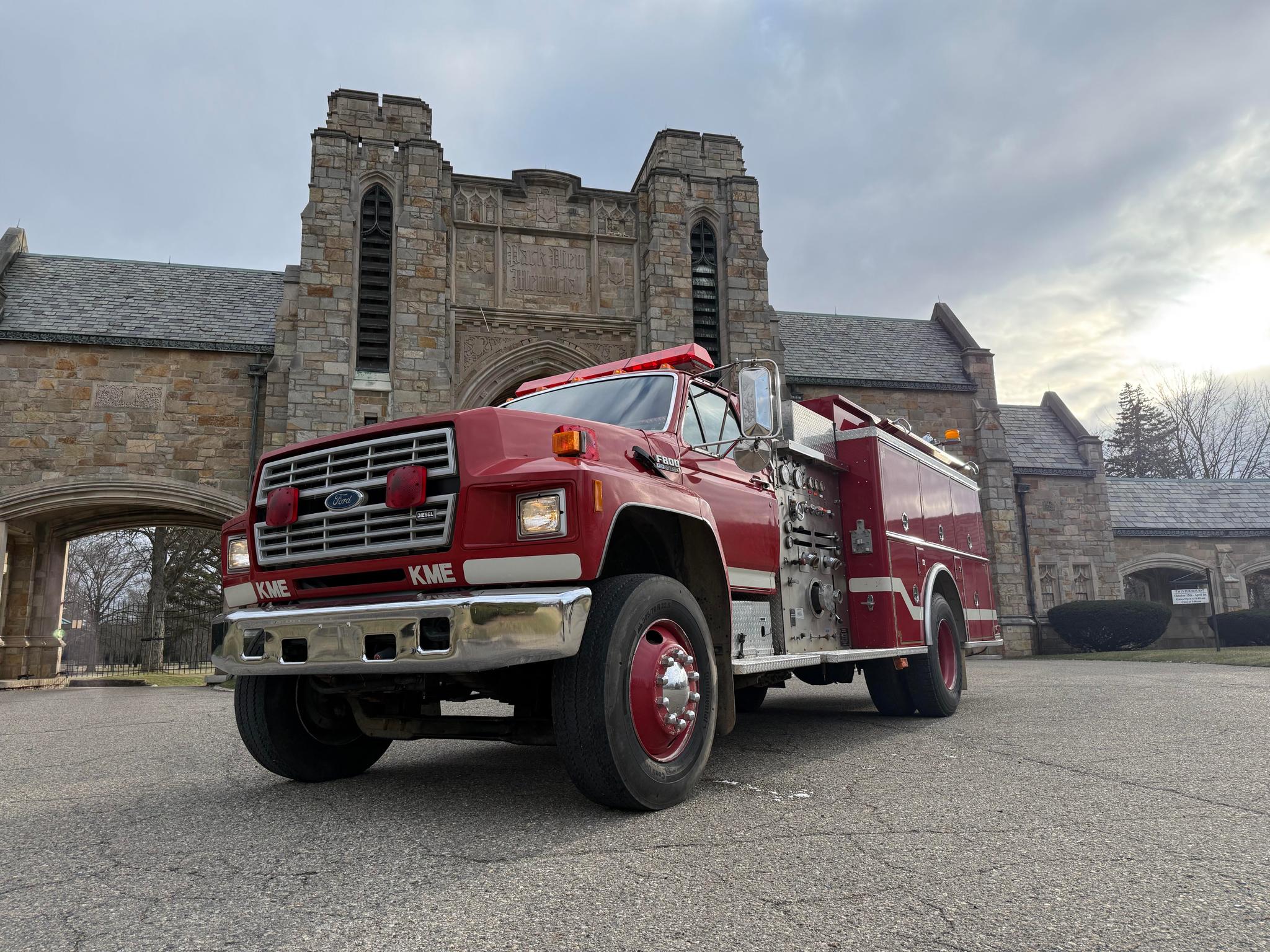 1992 KME Ford Pumper - image 2