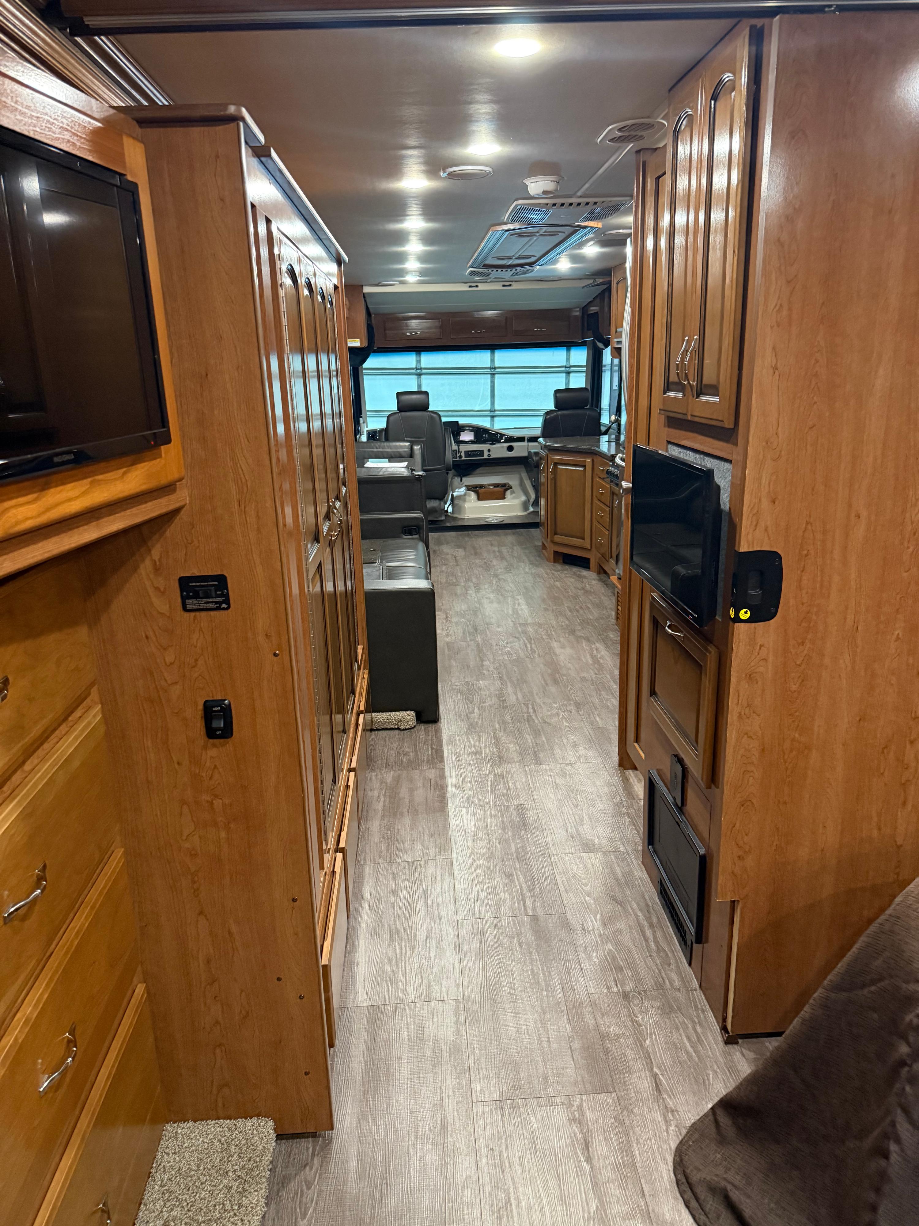 Holiday Rambler vacationer 36F - image 11