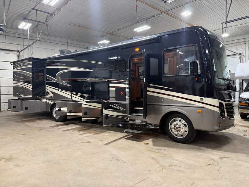 Holiday Rambler vacationer 36F — photo 3