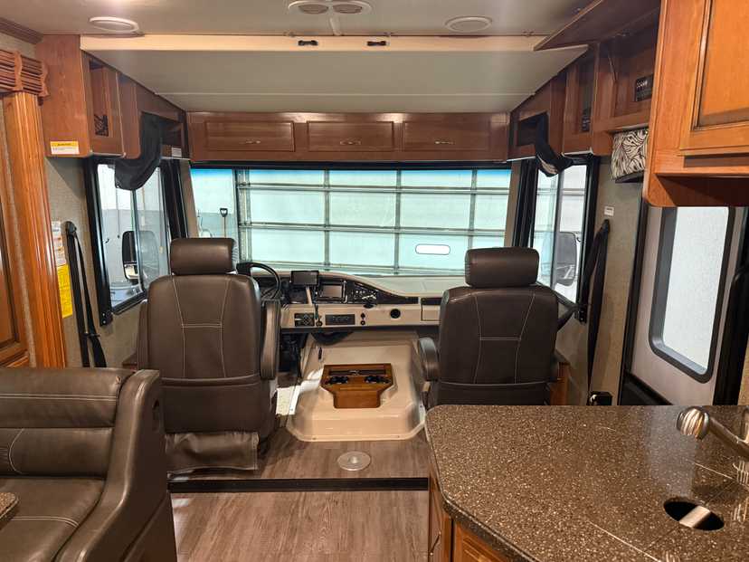 Holiday Rambler vacationer 36F — photo 8