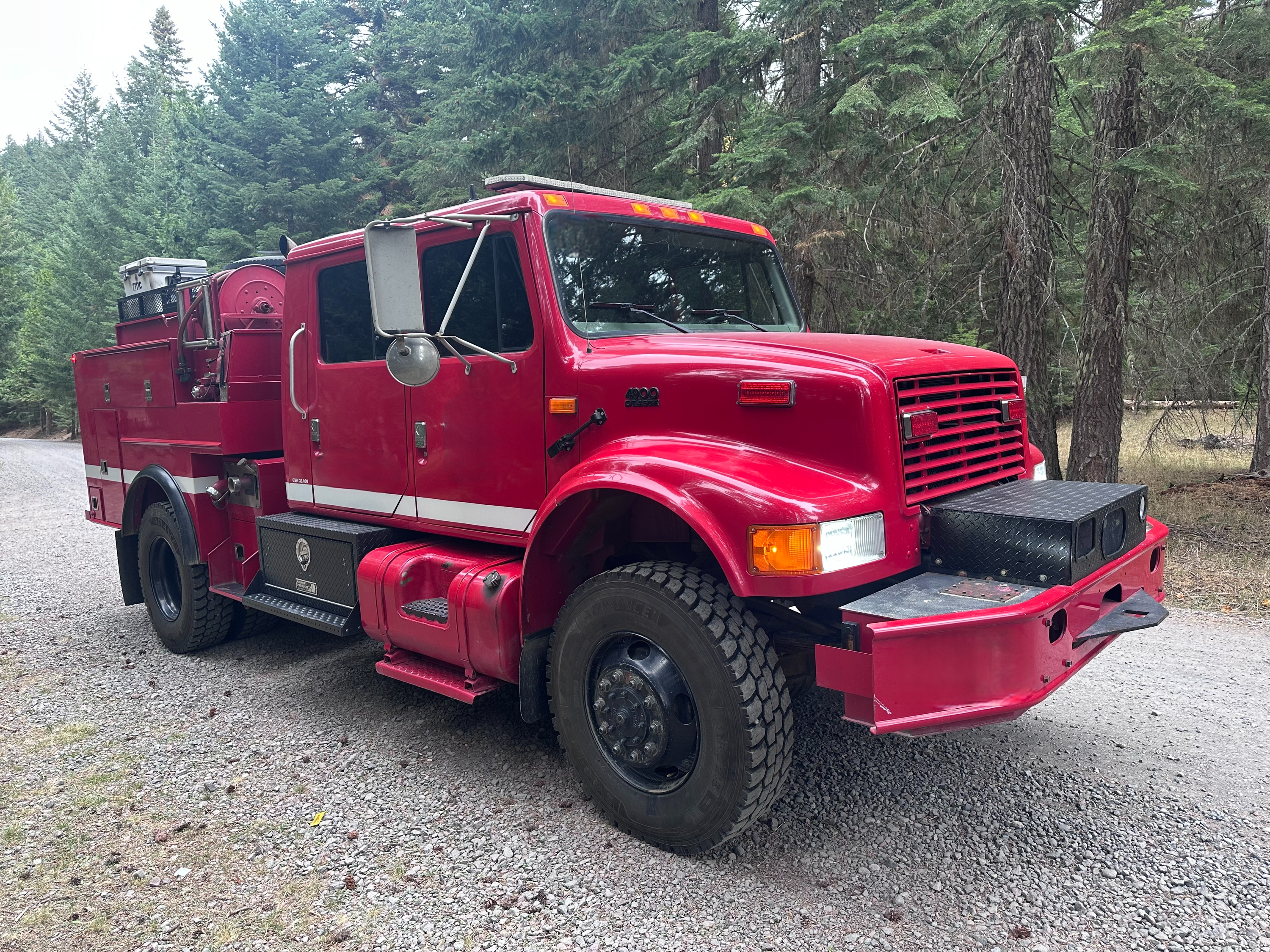 1998 International 4900 4x4 Wildland Unit - image 3