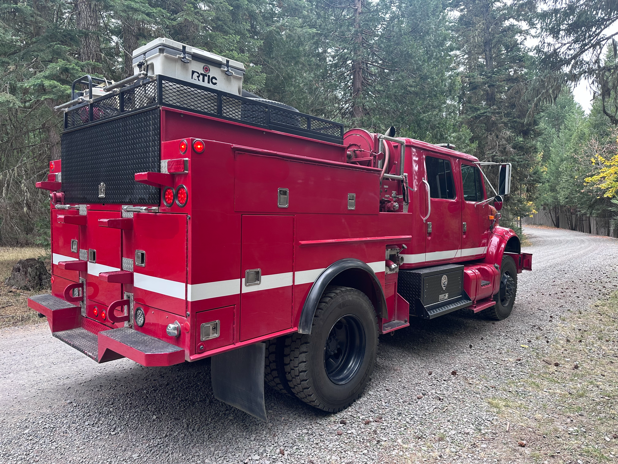 1998 International 4900 4x4 Wildland Unit - image 5