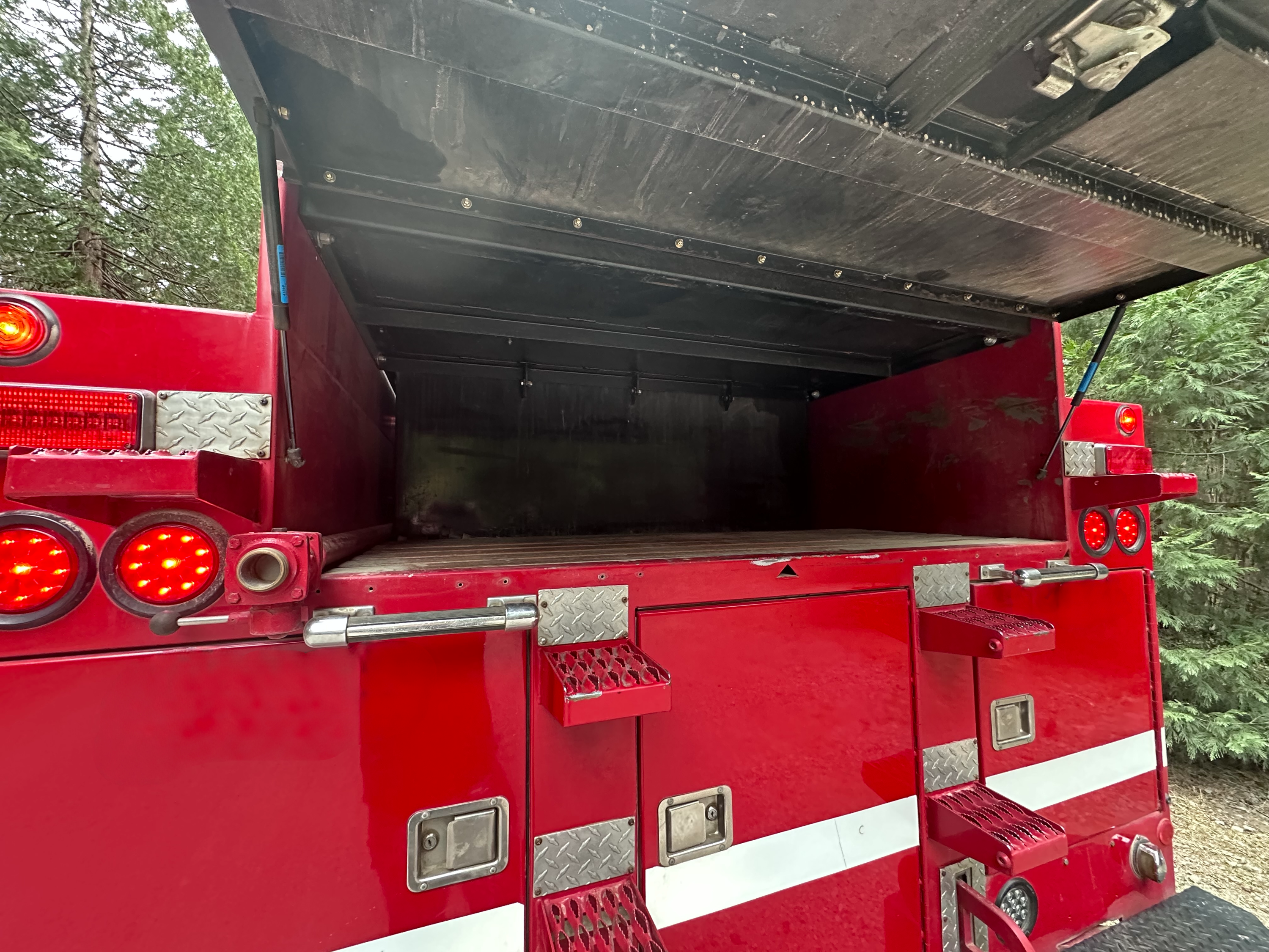 1998 International 4900 4x4 Wildland Unit - image 15