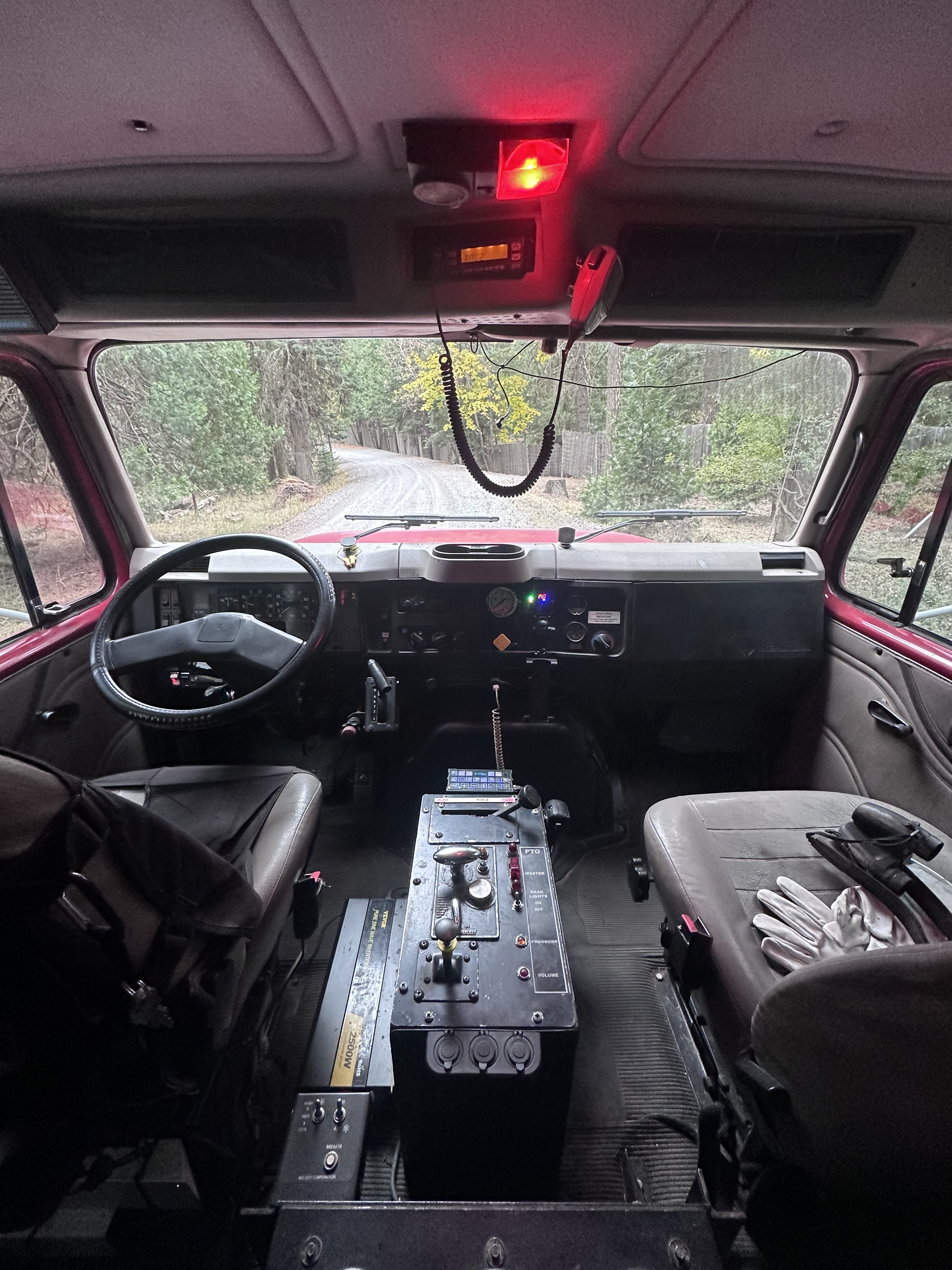 1998 International 4900 4x4 Wildland Unit - image 9