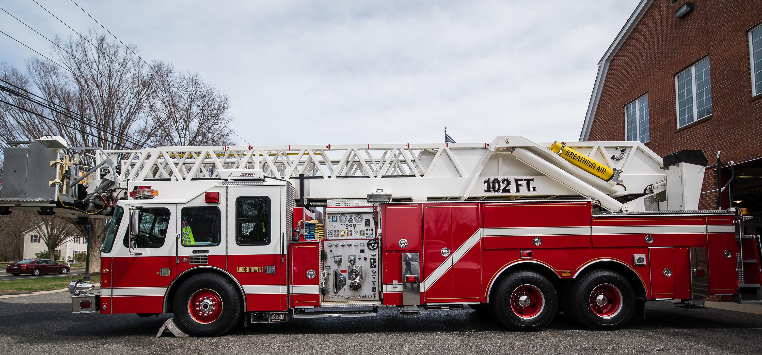 1997 102' LTI/Simon Duplex Ladder - image 2