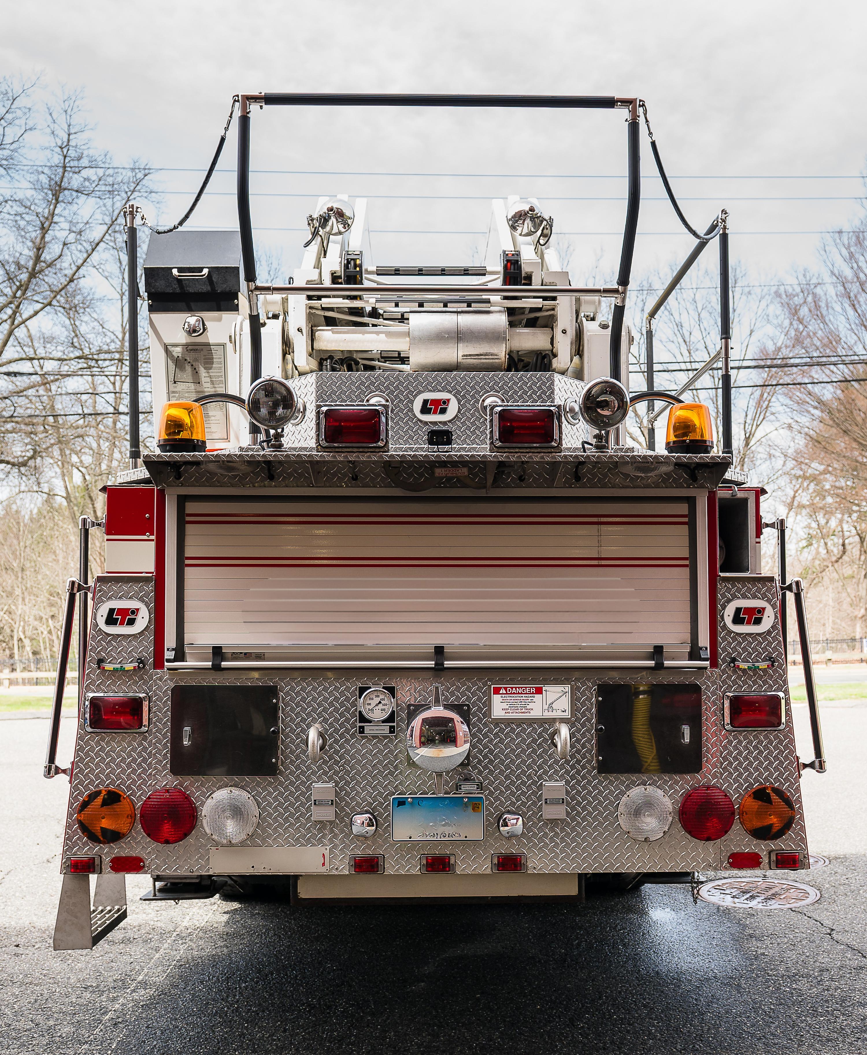 1997 102' LTI/Simon Duplex Ladder - image 9